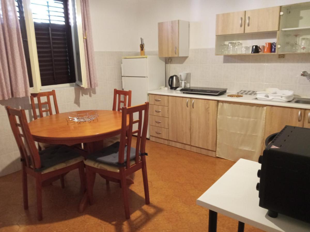 Apartmán Apartman Sole Karigador Exteriér fotografie